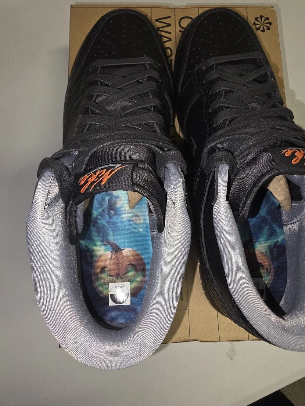 Nike Dunk Mid Premium Halloween Headless Horseman